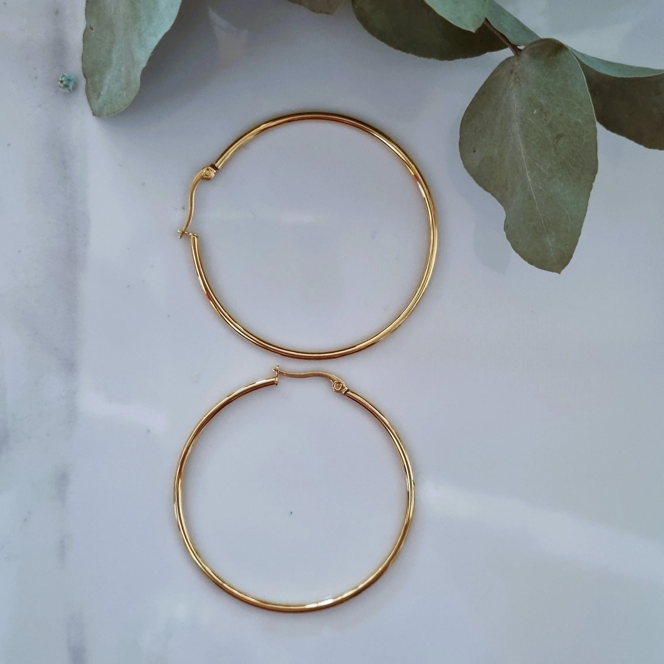 Hoops 2mm gold (6 options)